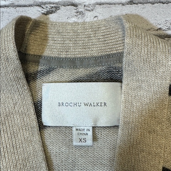 Brochu Walker womens XS tan black zebra print 100% cashmere cardigan sweater - Picture 2 of 6